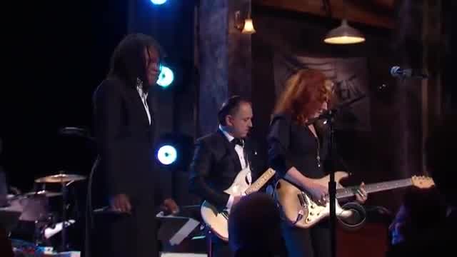 Bonnie Raitt - Sweet Home Chicago