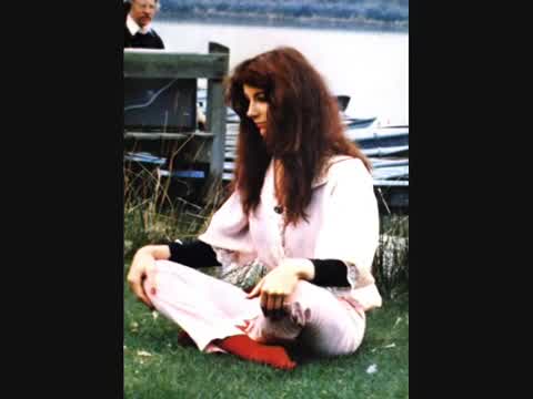 Kate Bush - Warm and Soothing