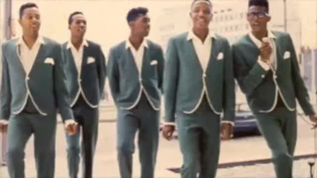 The Temptations - Give Love on Christmas Day