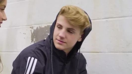 Mattybraps - Stuck in the Middle